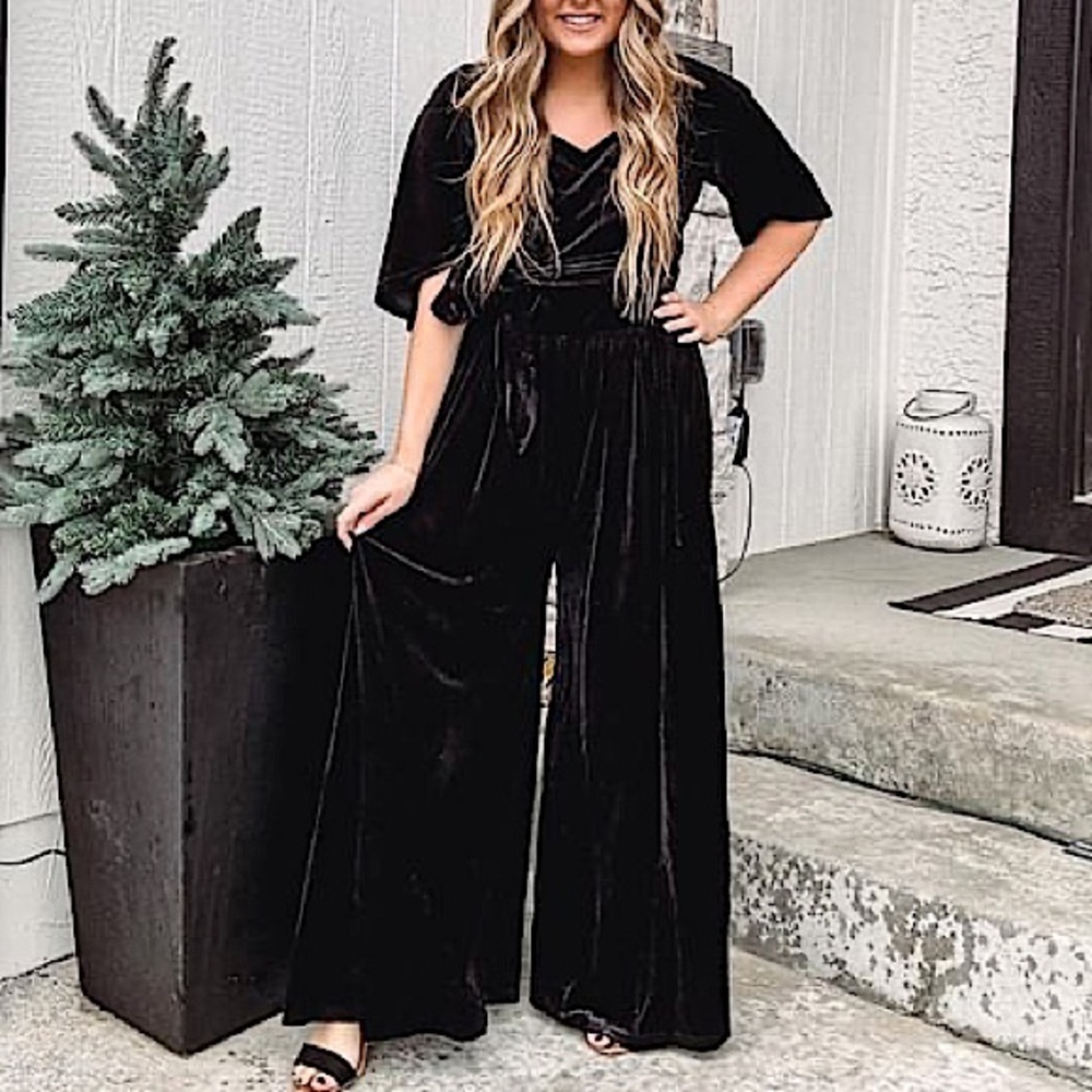 🖤Ivy City Co Livi Party Occasion Fancy  Jumpsuit in Black Velvet, M, NWT✨